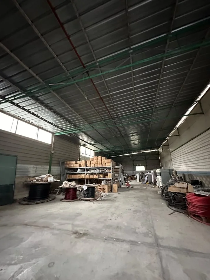 Tirane, jepet me qera magazine Kati 0, 400 m² 1.200 € (Autostrada Tirane - Durres)