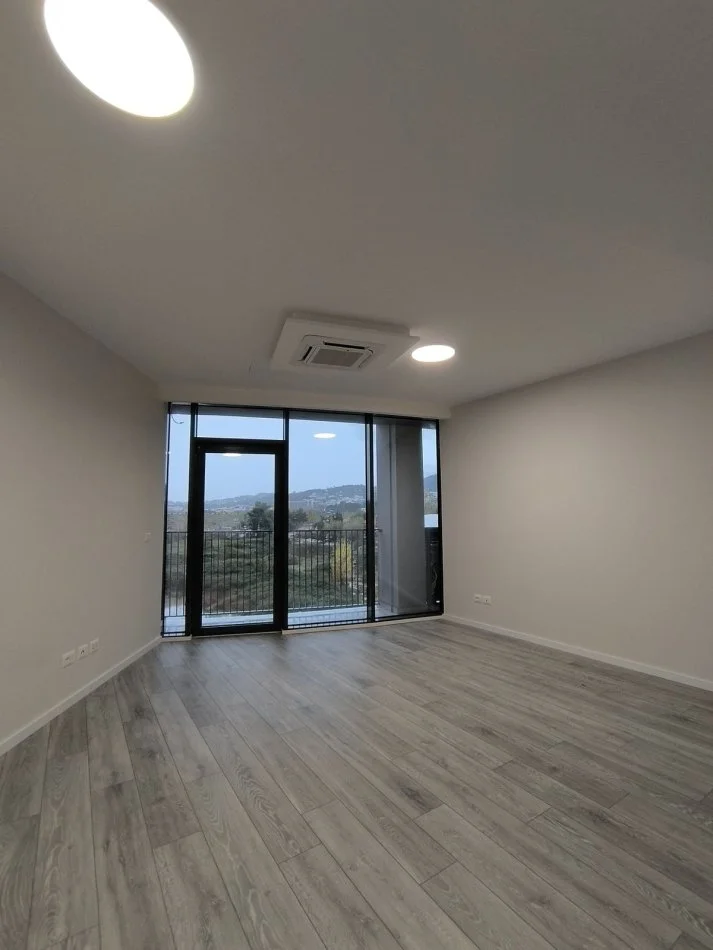 Tirane, jepet me qera apartament 2+1+Ballkon Kati 3, 100 m² 1.300 € (Rruga Kosovareve)