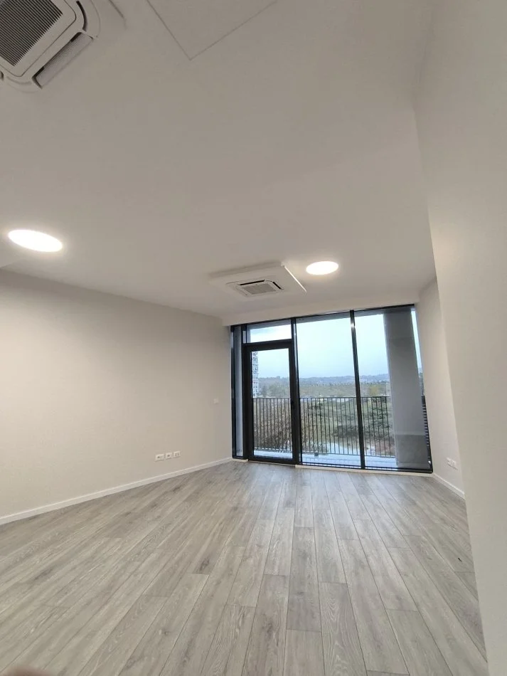 Tirane, jepet me qera apartament 2+1+Ballkon Kati 3, 100 m² 1.300 € (Rruga Kosovareve)