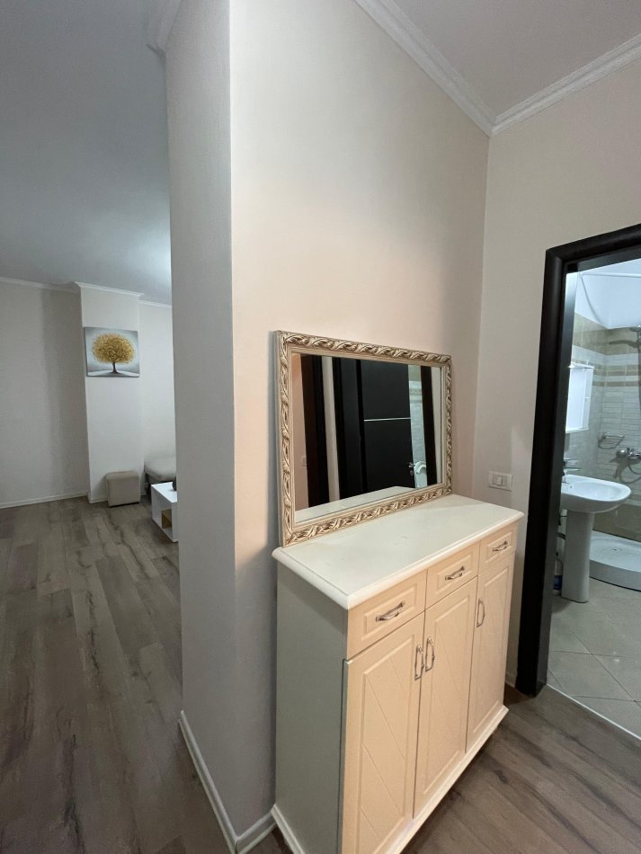 Tirane, shitet apartament 2+1+Ballkon Kati 2, 96 m² 128.000 € (Rruga e Dajtit)