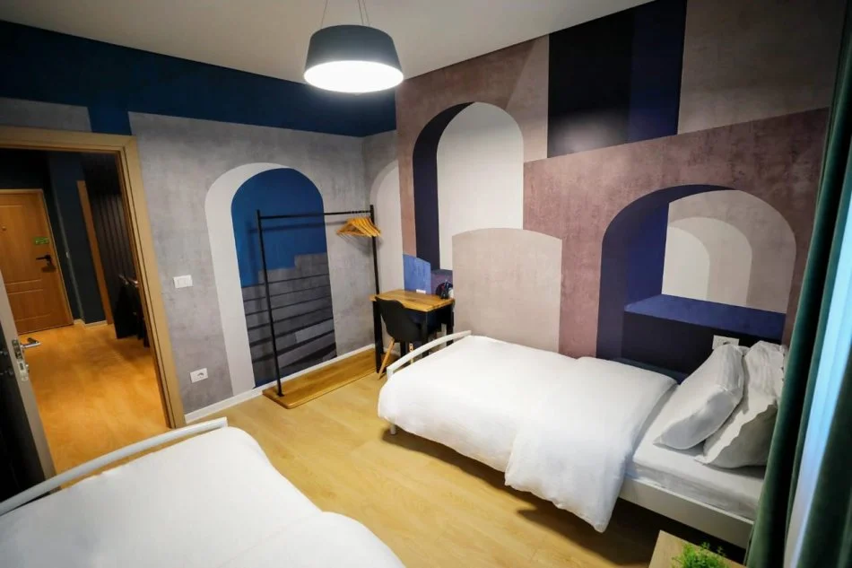 Tirane, jepet me qera apartament 2+1 , 1.000 € (Tajvani)