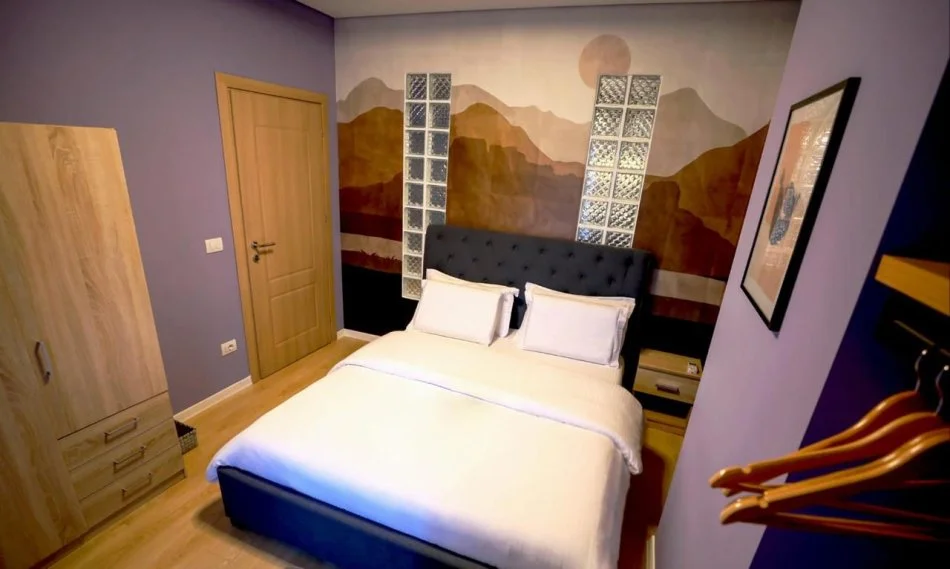 Tirane, jepet me qera apartament 2+1 , 1.000 € (Tajvani)