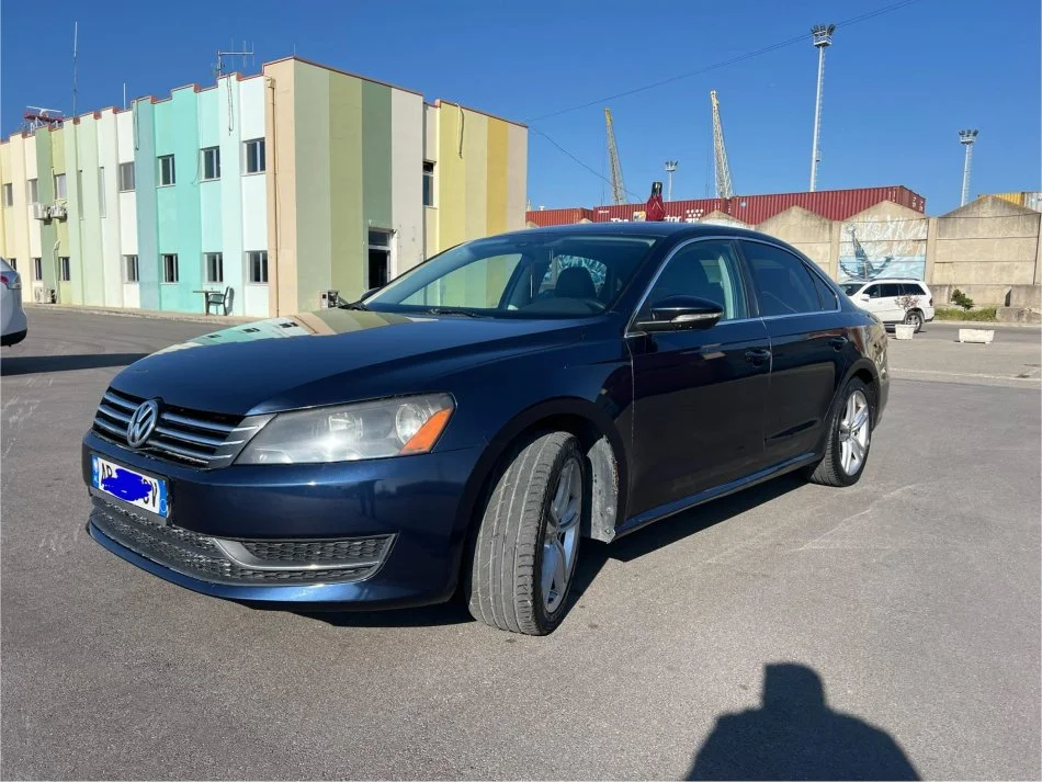 Durres, shitet makine Volkswagen Benzin+Gaz, blu automatik Klima 270.000 km 7.300 €