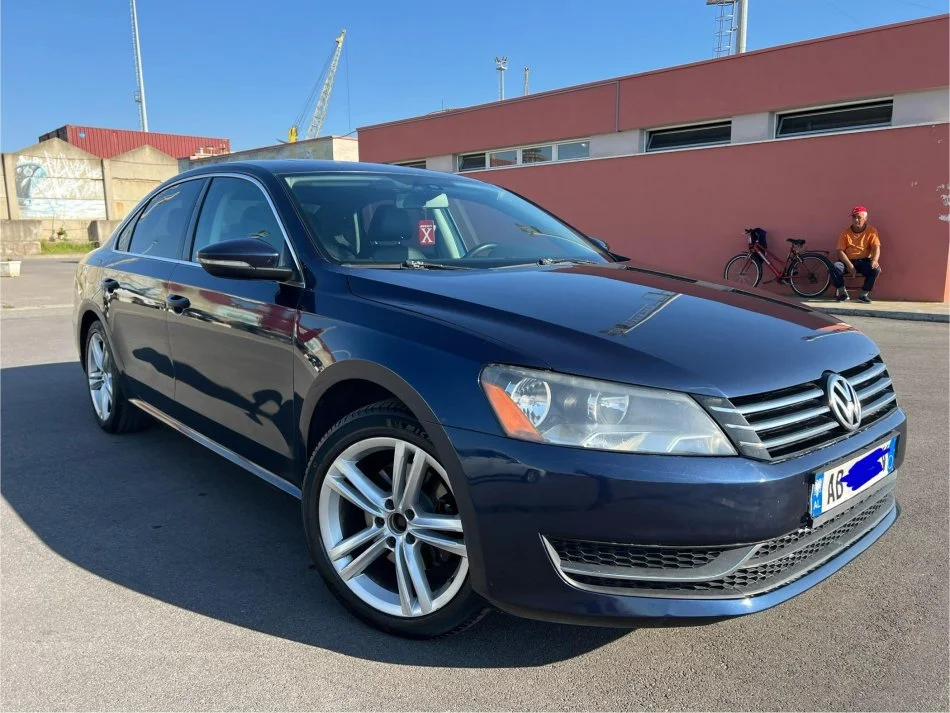 Durres, shitet makine Volkswagen Benzin+Gaz, blu automatik Klima 270.000 km 7.300 €