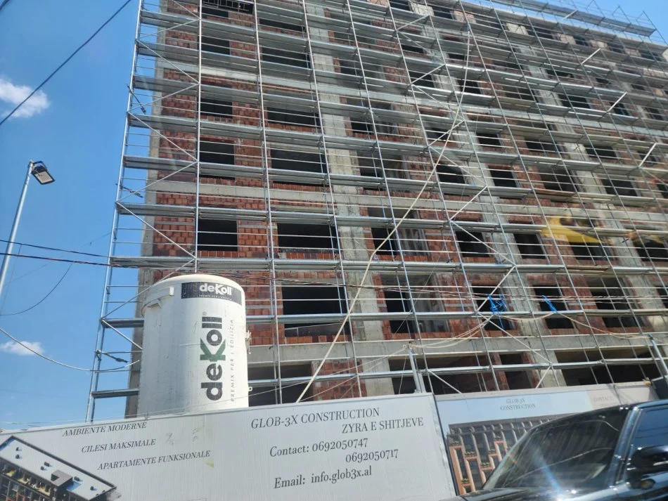 Tirane, shitet apartament 1+1+Ballkon Kati 4, 105 m² 155.000 € (Asim Vokshi)