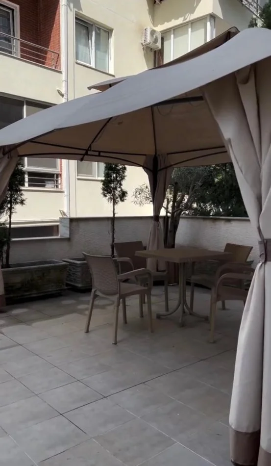 Tirane, jepet me qera apartament Kati 1, 120 m² 1.000 € (Liqeni i Thatë.)