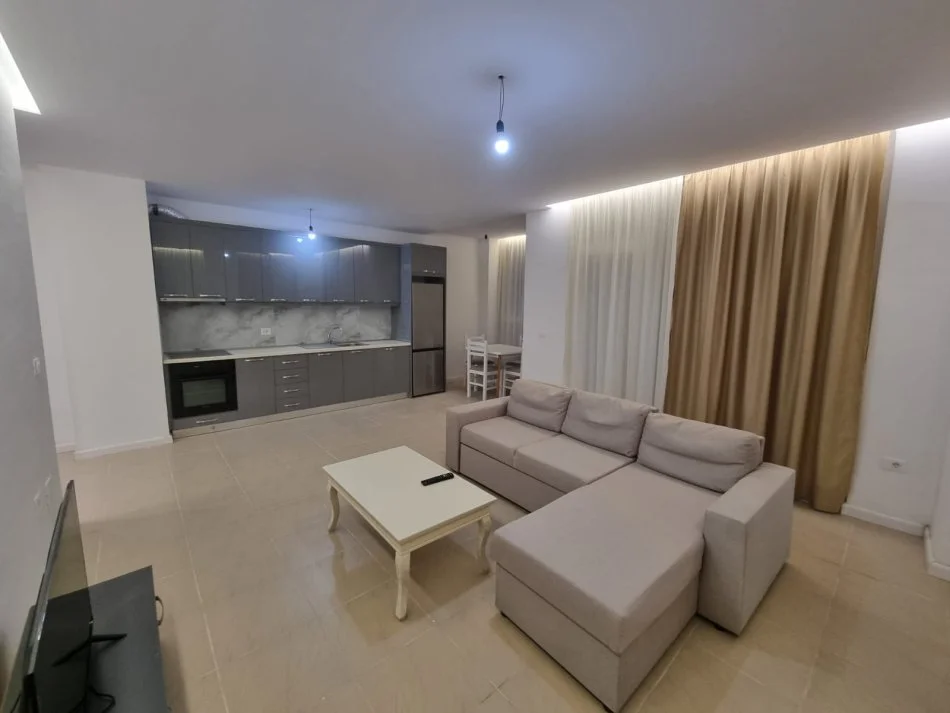 Tirane, jepet me qera apartament 2+1+Ballkon Kati 4, 100 m² 650 € (BULEVARDI I RI)