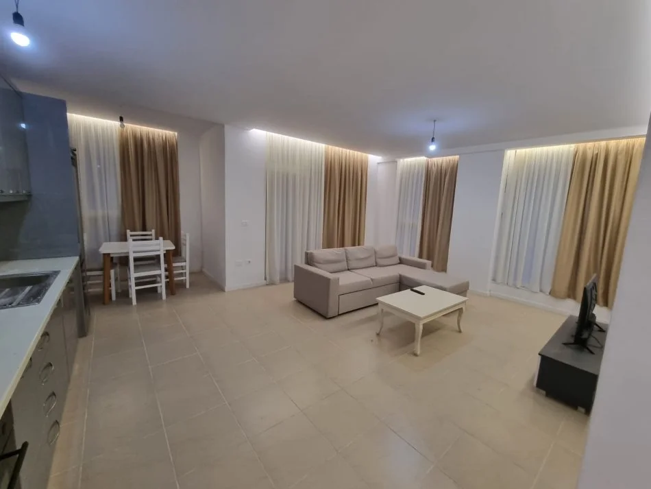 Tirane, jepet me qera apartament 2+1+Ballkon Kati 4, 100 m² 650 € (BULEVARDI I RI)