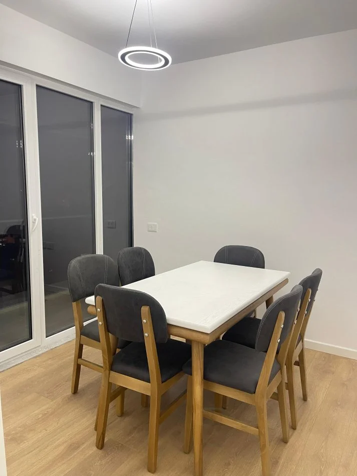 Tirane,  Apartament 1+1 me qira Kati 4, 79 m² 650 € (Ish Profarma)