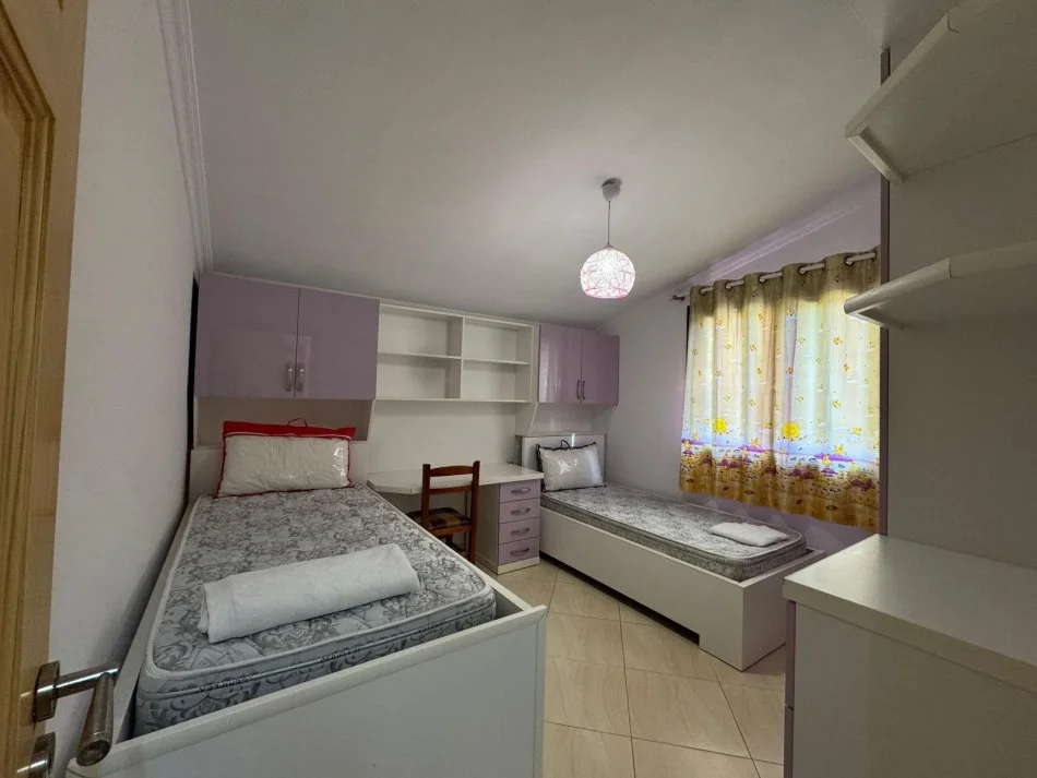 Tirane, Papafingo per qira 2+1 +ballkon + parkim Kati 5, 98 m² 800 € (Kopshti Botanik)