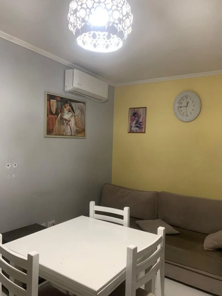 Durres, jepet me qera apartament 1+1+Ballkon Kati 3, 56 m² 250 € (Tregu i madh Industrial)