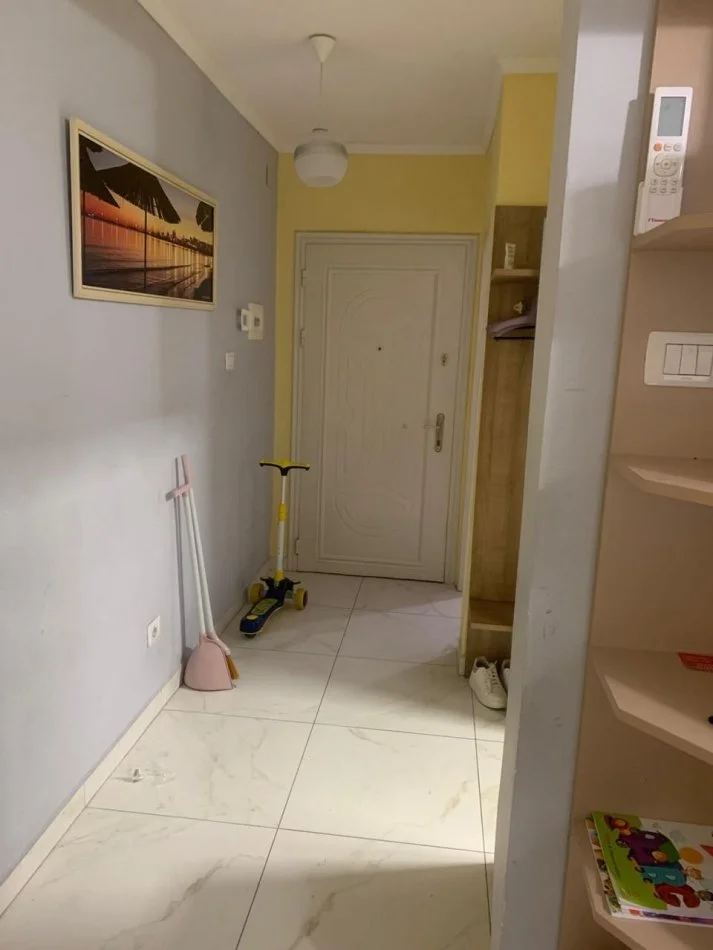 Durres, jepet me qera apartament 1+1+Ballkon Kati 3, 56 m² 250 € (Tregu i madh Industrial)