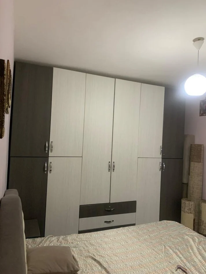 Durres, jepet me qera apartament 1+1+Ballkon Kati 3, 56 m² 250 € (Tregu i madh Industrial)