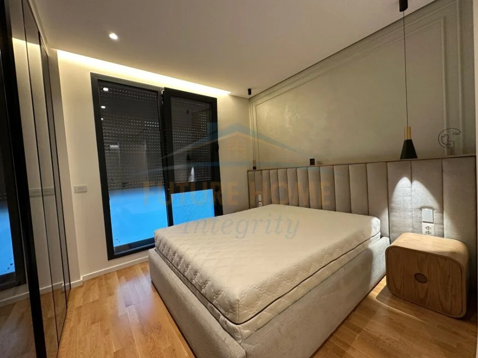 Tirane, jepet me qera apartament 3+1 Kati 2, 150 m² 2.300 € (TEG TIRANE)