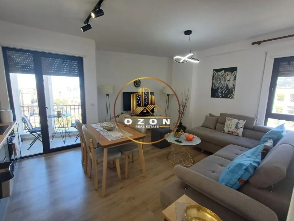 Shitet apartament 2+1+2 tek Kompleksi Mangalem , Ali Demi!