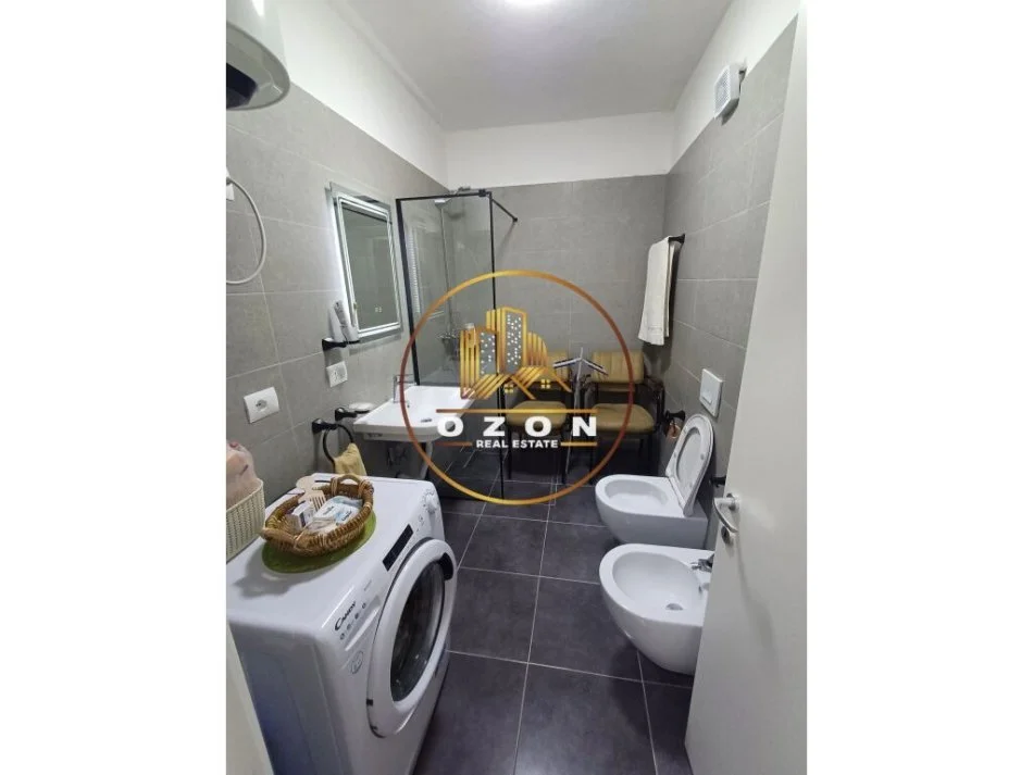 Shitet apartament 2+1+2 tek Kompleksi Mangalem , Ali Demi!