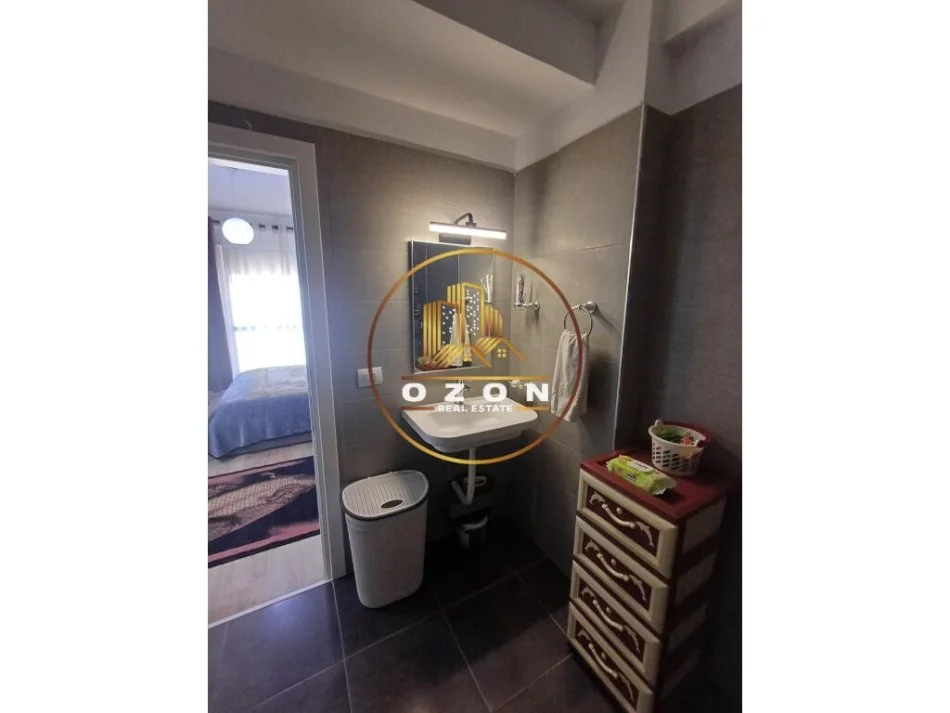 Shitet apartament 2+1+2 tek Kompleksi Mangalem , Ali Demi!