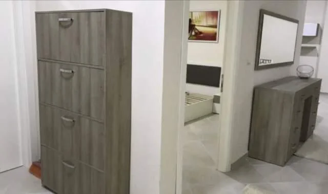 Tirane, jepet me qera 1+1 Kati 1, 89 m² 350 € (Fresk)