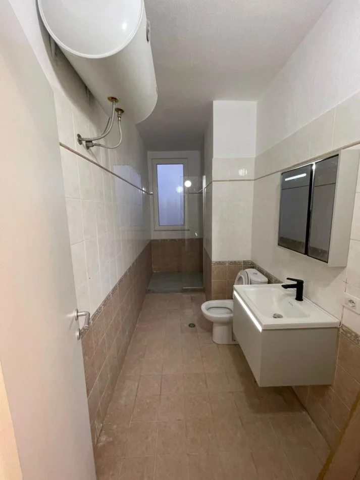 Durres, shitet apartament 1+1+Ballkon Kati 6, 82 m² 108.000 € (Rruga Pavaresia)