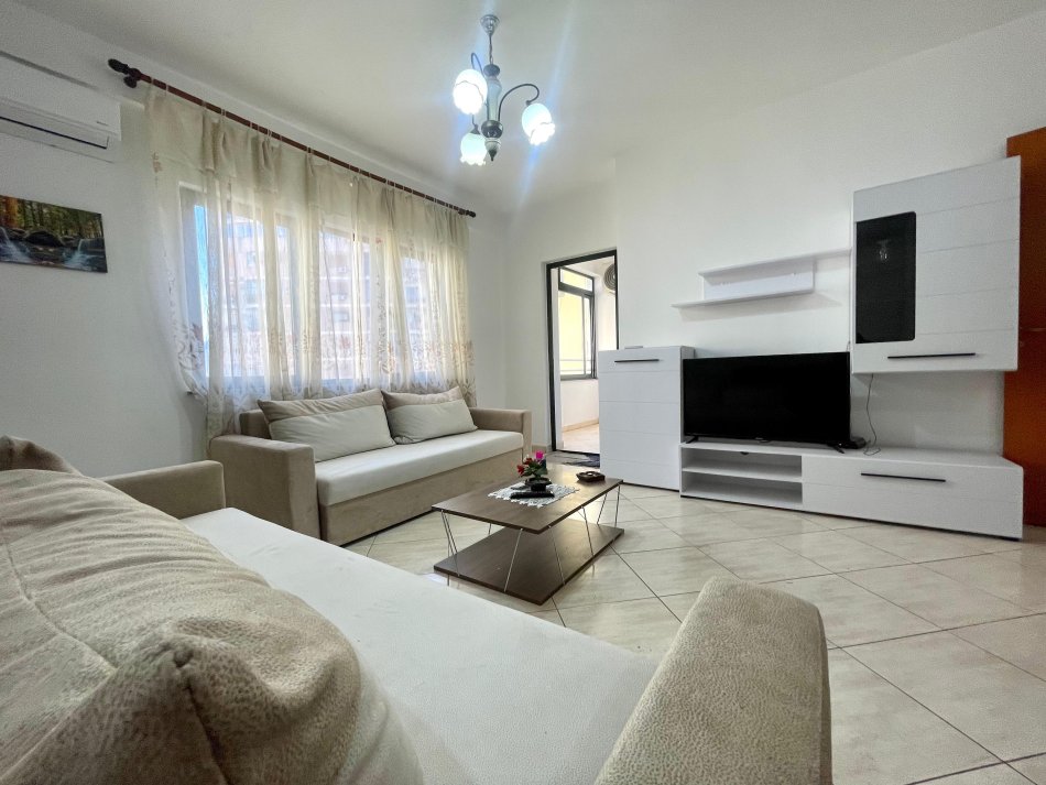 Tirane, shitet apartament 2+1+Aneks+Ballkon Kati 4, 116 m² 210.000 € (Stacioni i Trenit)
