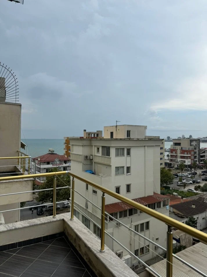 Durres, jepet me qera apartament 1+1+Ballkon Kati 4, 65 m² 350 € (Rrota e Kuqe)