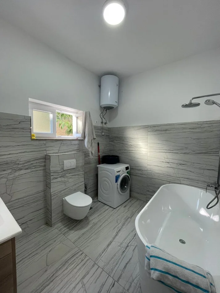 Durres, shitet Vile 2 Katshe Kati 2, 260 m² 290.000 € (Eftali Koci)