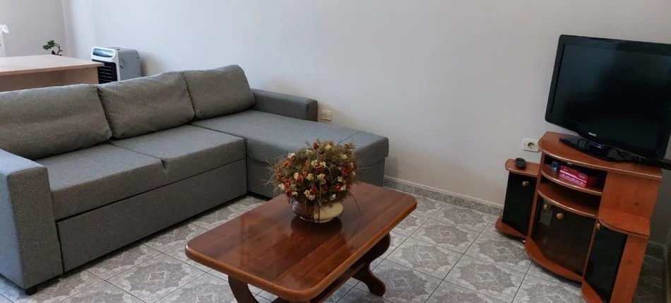 Tirane, Apartament 1+1per qira  Kati 2, 67 m² 450 € (Shkolla Partizani)