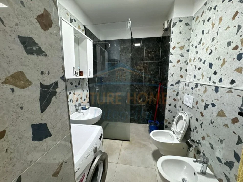 Tirane, jepet me qera apartament 1+1 Kati 2, 64 m² 550 € (OXHAKU KOMPLEKSI ZIRKON)