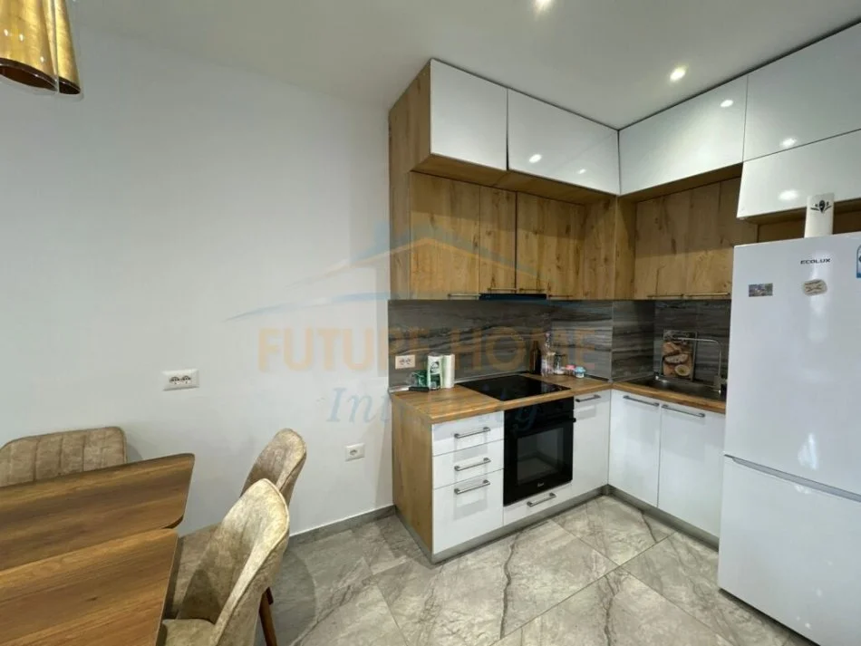 Tirane, jepet me qera apartament 1+1 Kati 2, 64 m² 550 € (OXHAKU KOMPLEKSI ZIRKON)