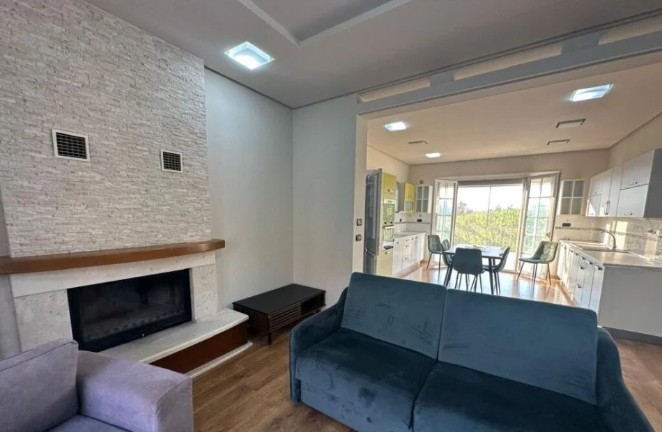 Tirane, jepet me qera Vile , 2.000 € 