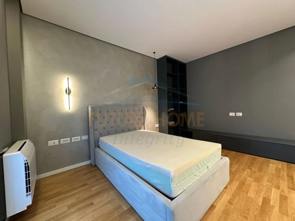 Tirane, jap me qera apartament 3+1 Kati 2, 151 m² 2.300 € (TEG)