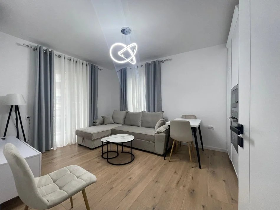 Tirane, jepet me qera apartament 2+1 Kati 3, 60 m² 700€ (Rruga Mine Peza)