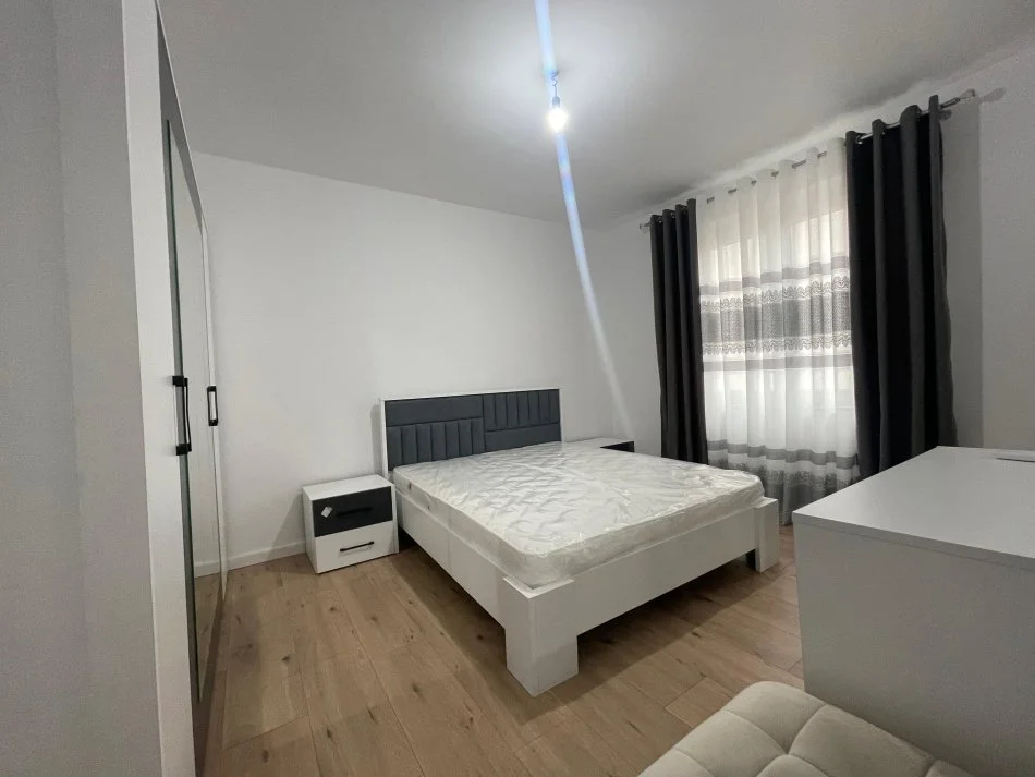Tirane, jepet me qera apartament 2+1 Kati 3, 60 m² 700€ (Rruga Mine Peza)