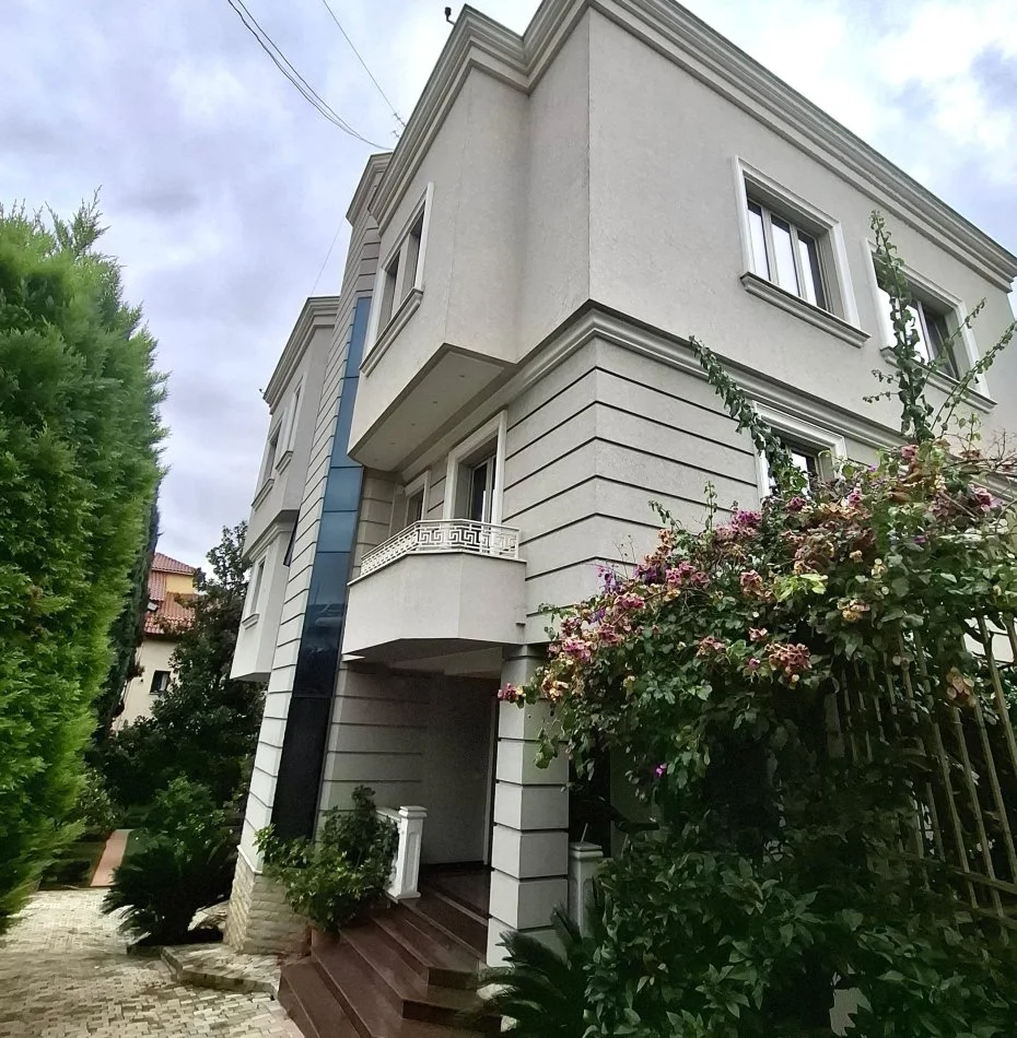 JEPET ME QERA: 3+1+Ballkon Kati 2, 114 m² 800 €/MUAJ**** ( 📍 Tregu Elektrik - Mihal Grameno)