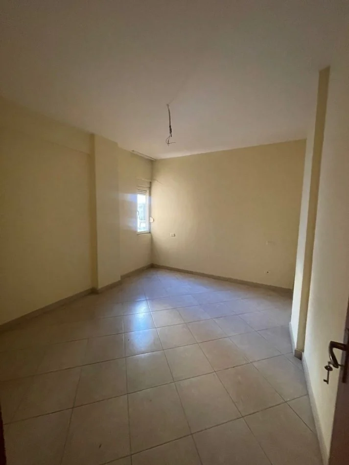 Durres, shitet apartament 2+1+Aneks+Ballkon Kati 7, 104 m² 87.000 € (Ish Rajoni)