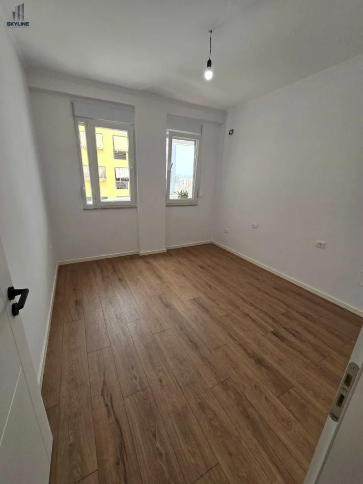 Tirane, shitet apartament 2+1+Ballkon Kati 7, 96 m² 210.000 € (Rruga kavajes)