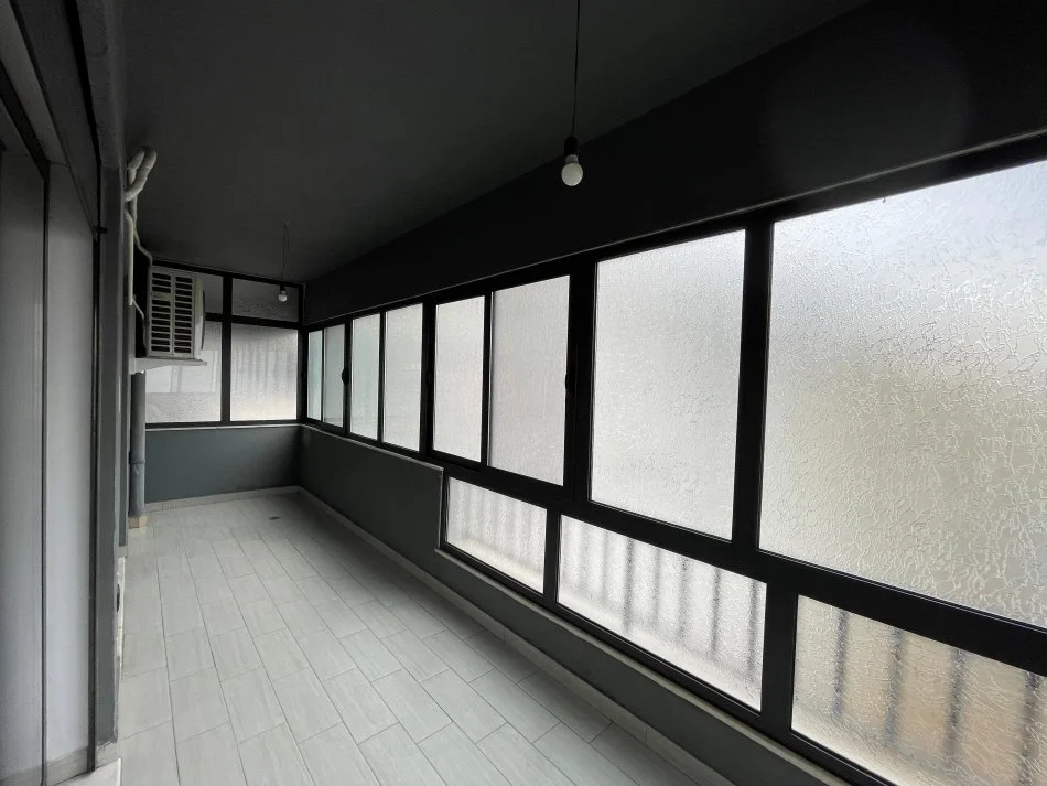 Tirane, jepet me qera apartament 2+1+Ballkon Kati 7, 125 m² 450 € (astir)