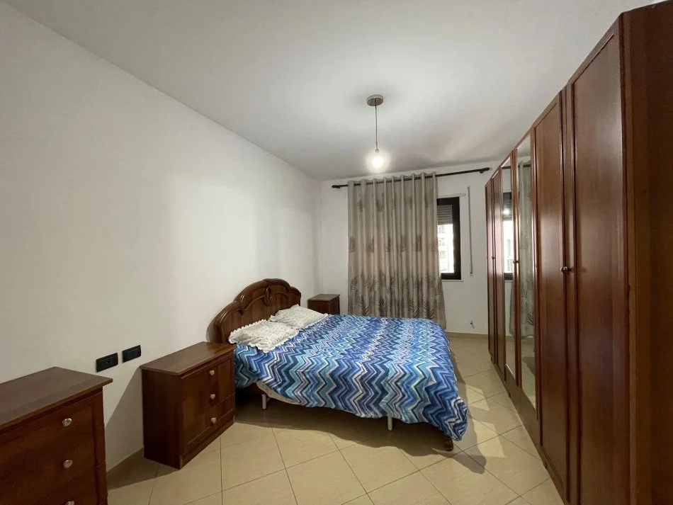 Shqiperi, jepet me qera apartament 2+1 , 125 m² 450 € (astir)