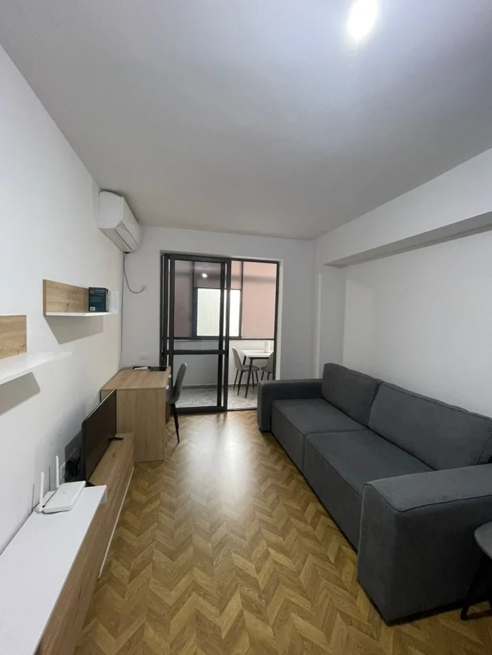 Tirane, jepet me qera garsonier 1+1 Kati 2, 40 m² 500 € (bllok)