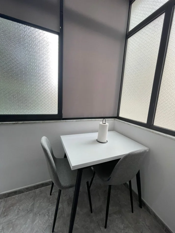 Tirane, jepet me qera garsonier 1+1 Kati 2, 40 m² 500 € (bllok)