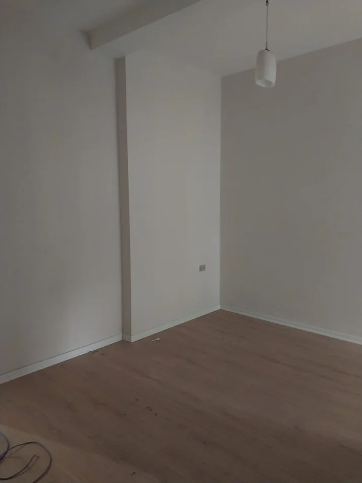 Tirane, jepet me qera apartament 2+1+Ballkon Kati 3, 86 m² 500 € (Myslym Shyri)