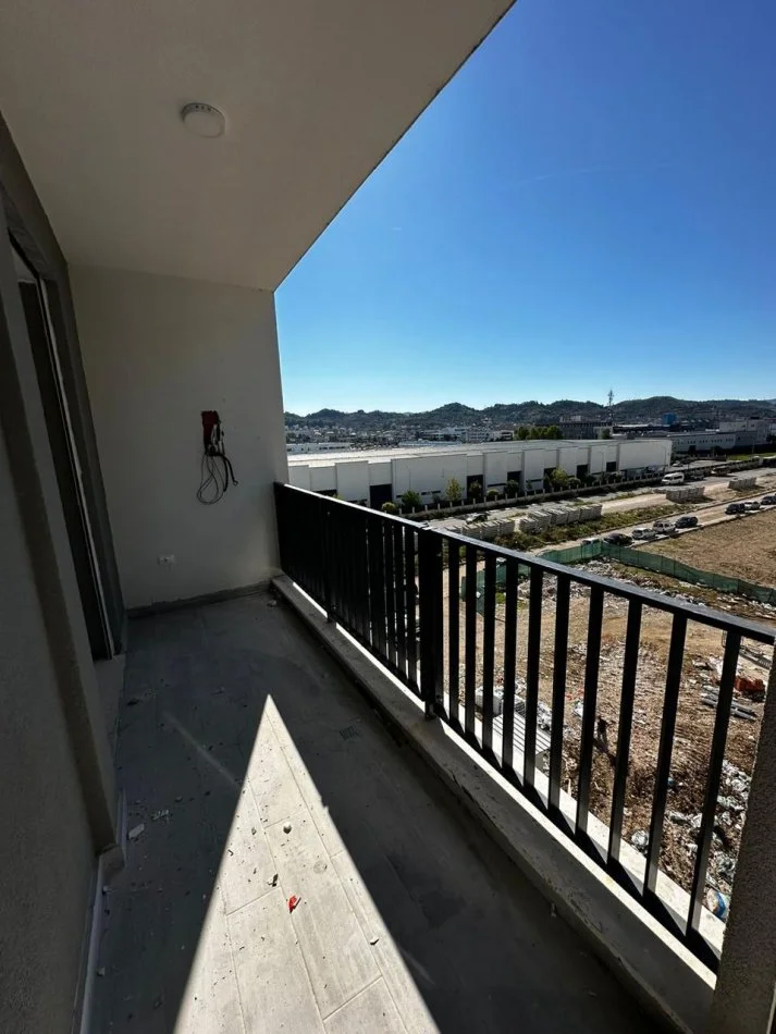 Tirane, shitet apartament 2+1+Ballkon Kati 5, 109 m² 103.550 € (univers city)