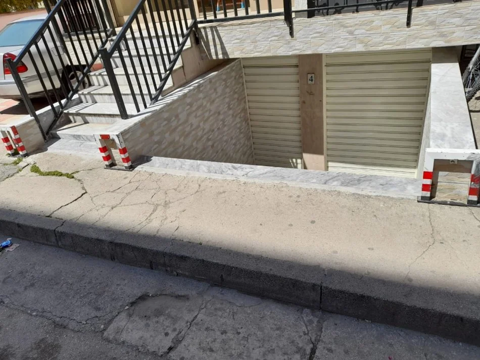 Tirane, shes dyqan Kati 0, 124 m² 169.000 € (Vasil Shanto Rruga Viktor eftemiu)