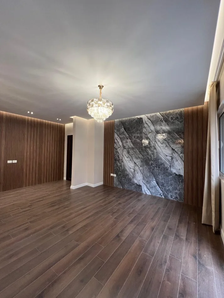 Tirane, shitet apartament 2+1+Ballkon Kati 1, 120 m² 210.000 € (Kopshti Botanik)