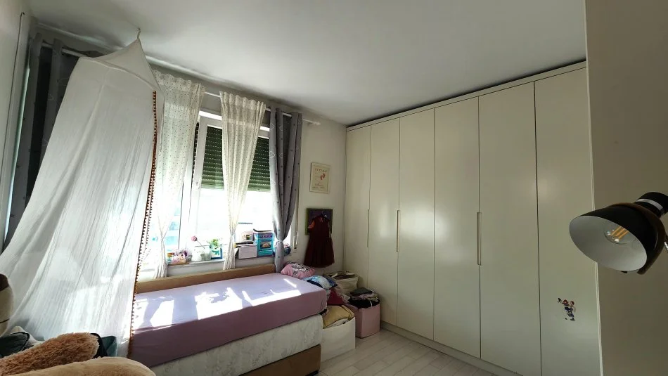 Tirane, shes apartament 2+1+Ballkon Kati 8, 117 m² 288.000 € (Rruga e Elbasanit, Prane Stadiumit AIR ALBANIA)