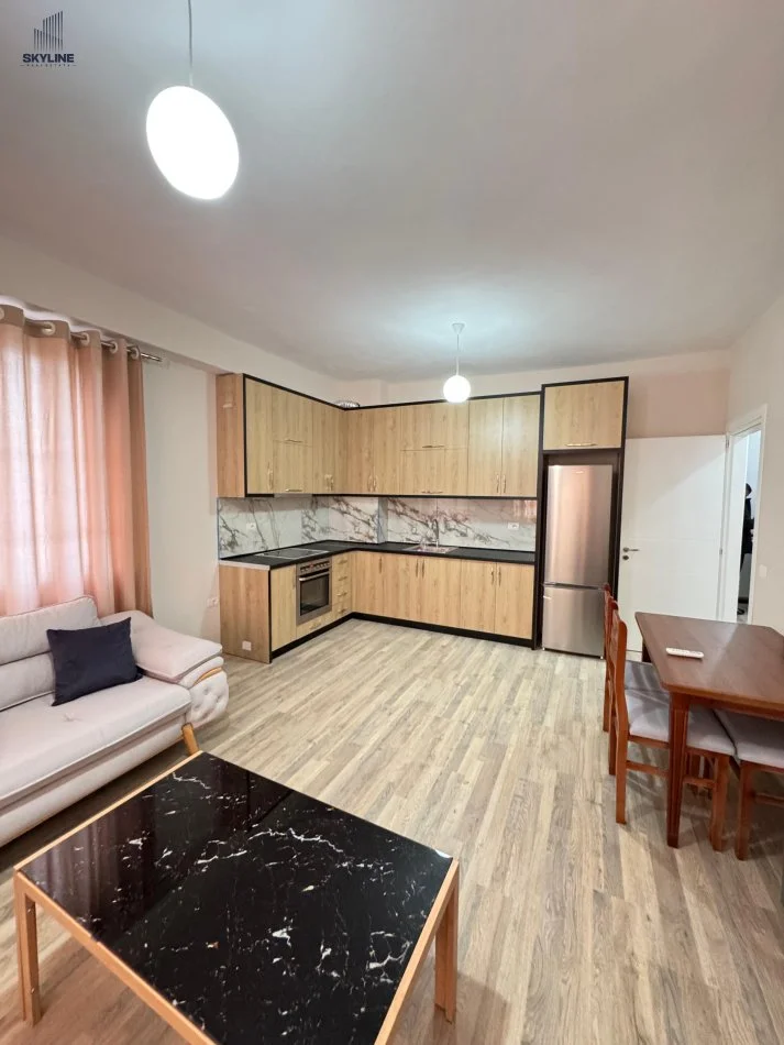 Tirane, jepet me qera apartament 2+1+Ballkon Kati 5, 500 € (Rezidenca Urban Gate)
