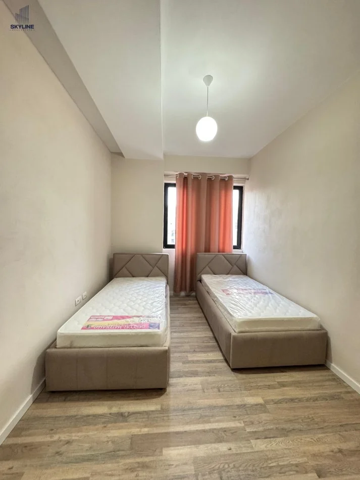 Tirane, jepet me qera apartament 2+1+Ballkon Kati 5, 500 € (Rezidenca Urban Gate)