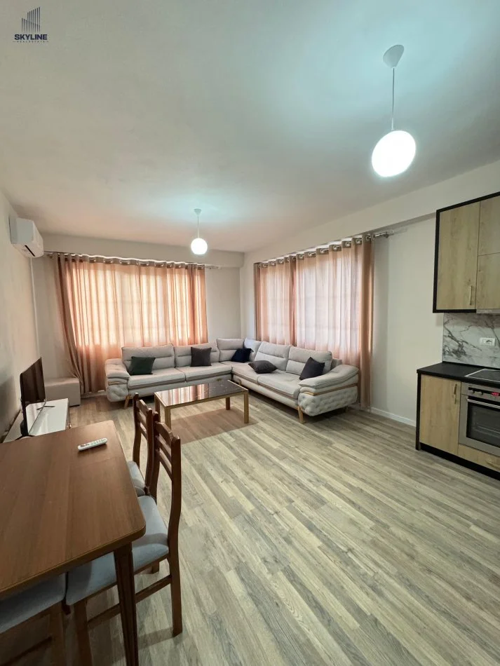 Tirane, jepet me qera apartament 2+1+Ballkon Kati 5, 500 € (Rezidenca Urban Gate)