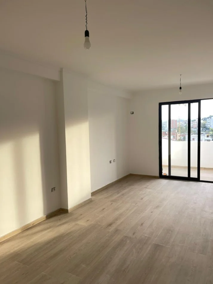 Tirane, shitet apartament 1+1 Kati 4, 98 m² 148.500 € (ASTIR)