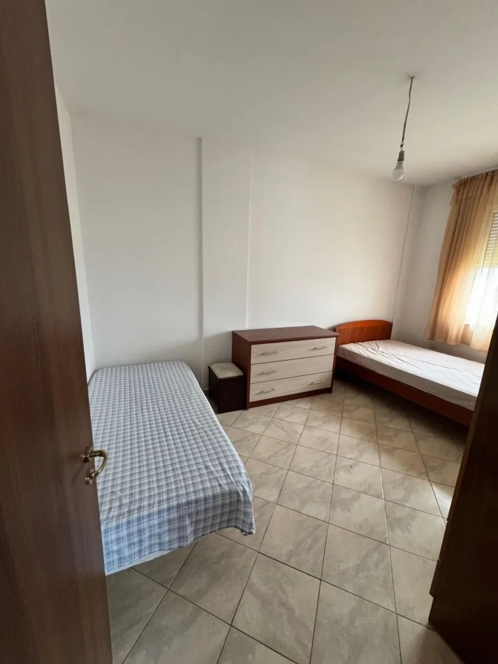 Tirane, jepet me qera apartament 2+1+Ballkon Kati 5, 108 m² 500 € (Kodra e Diellit 1)